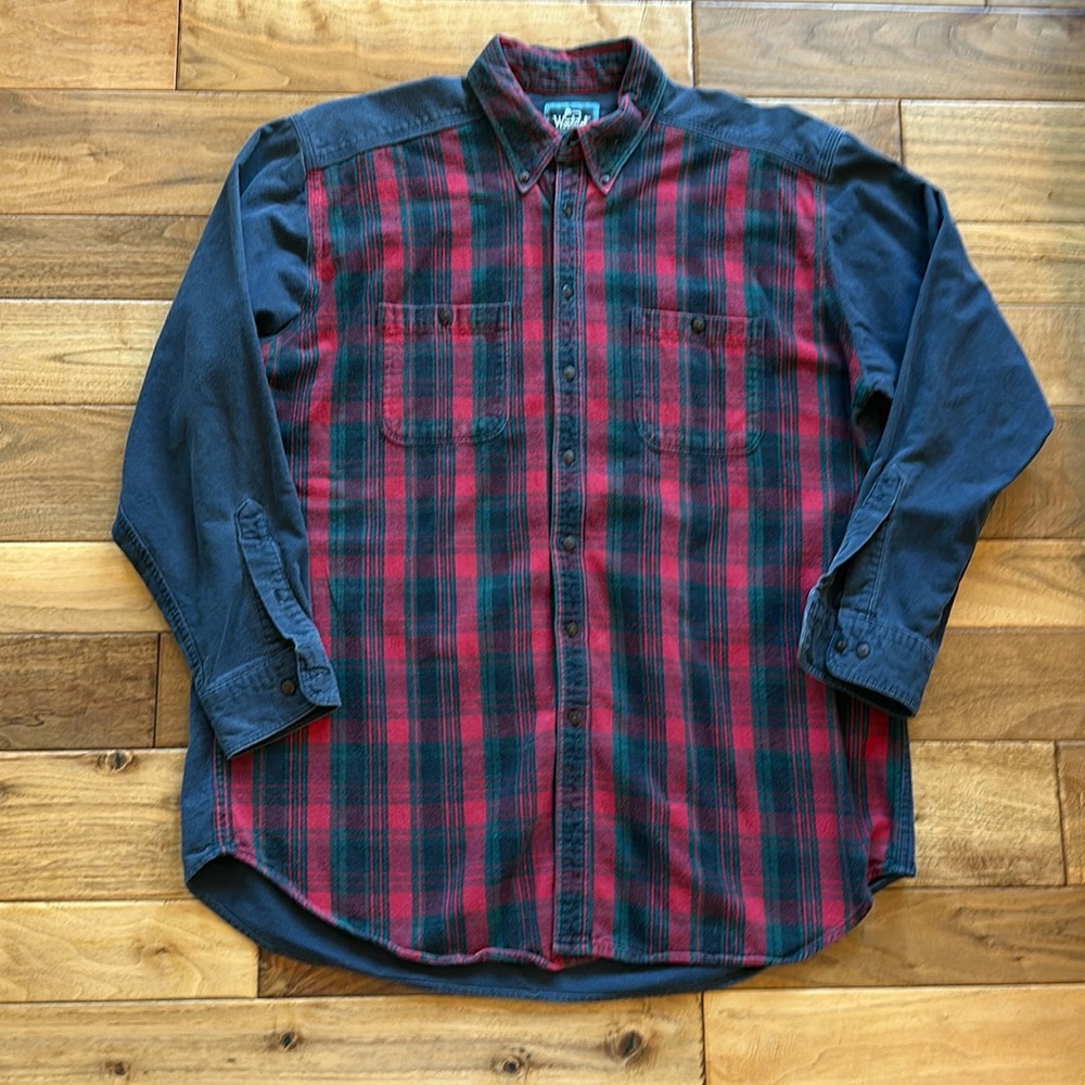 Vtg Woolrich cotton chamois button down shirt. Great condition.